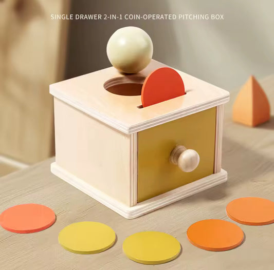 Montessori fából készült golyó es érmek doboz
