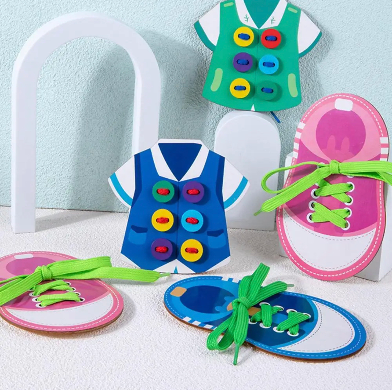 Montessori cipőfűző és ruhagomb játék