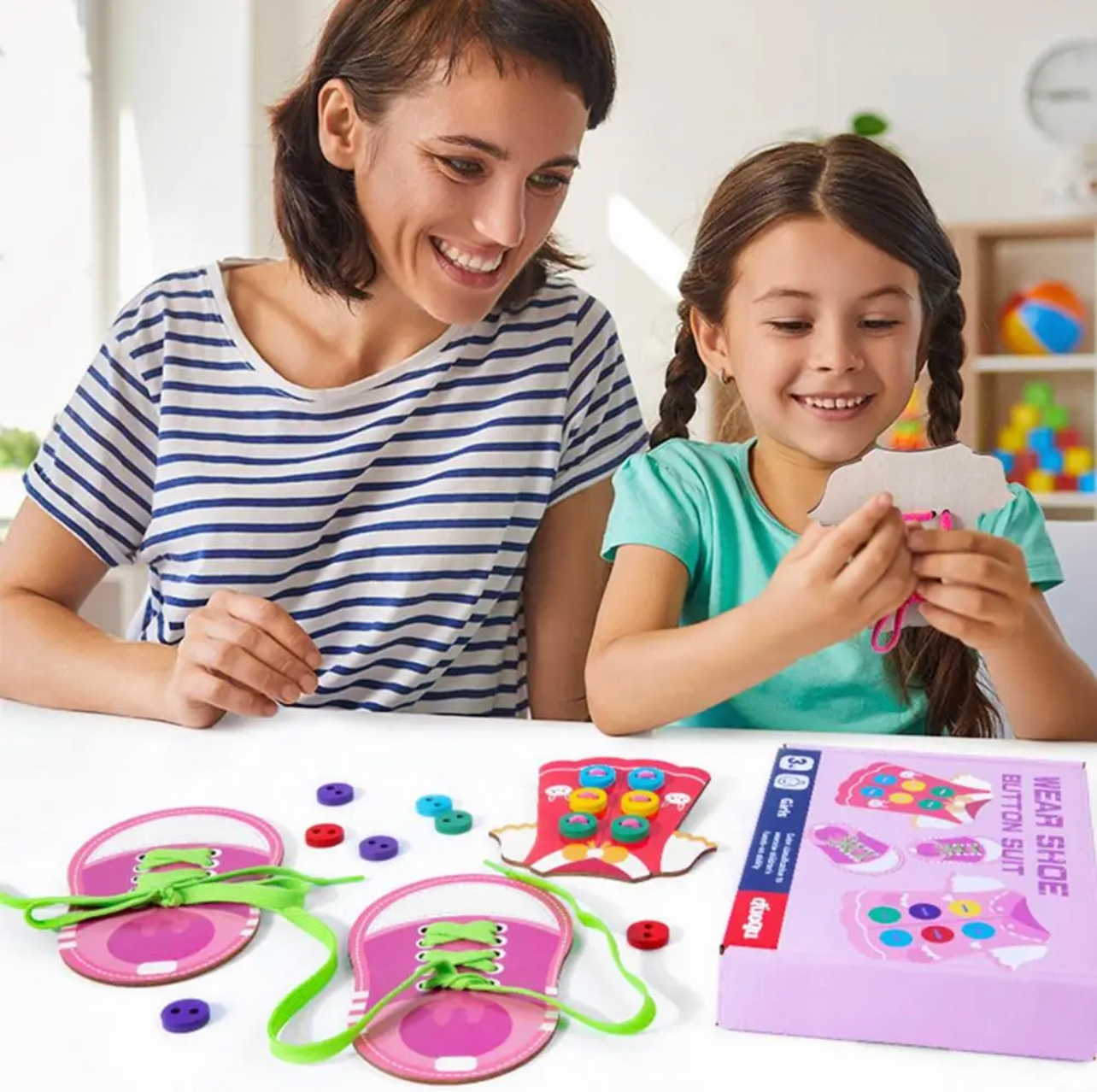 Montessori cipőfűző és ruhagomb játék