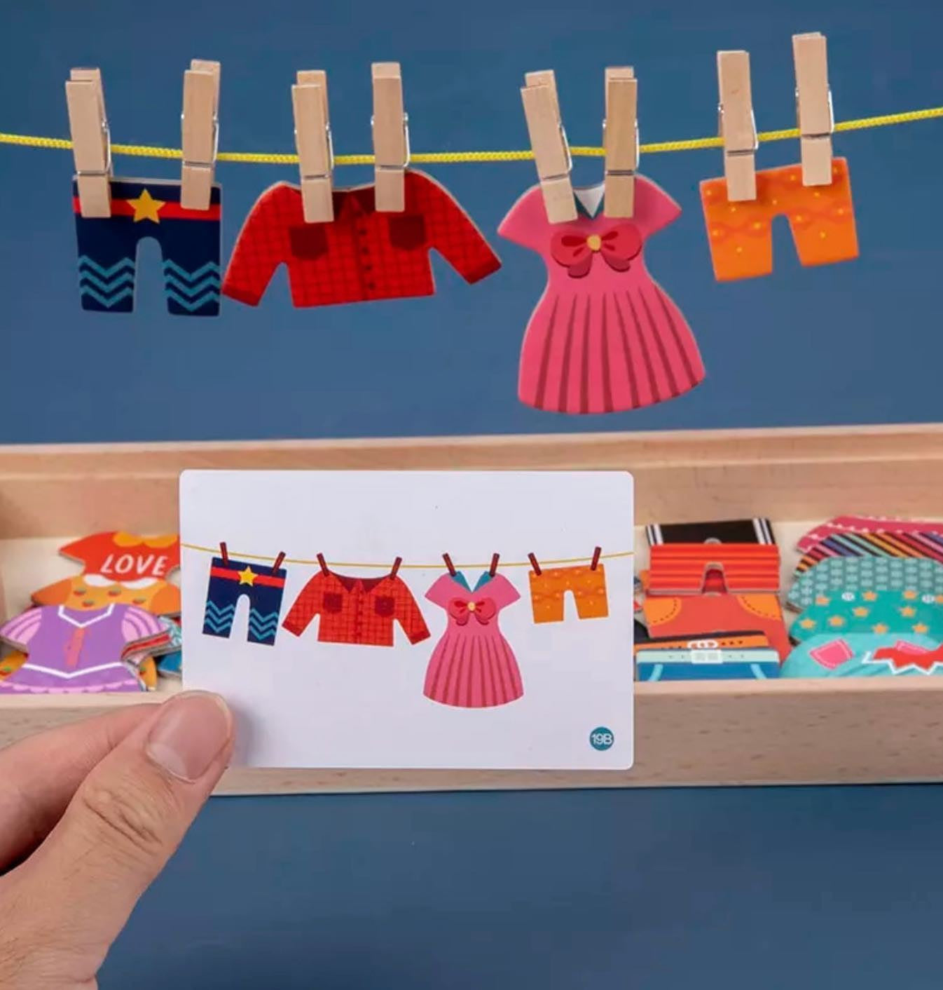 Ruhaszárító akasztós fa játék