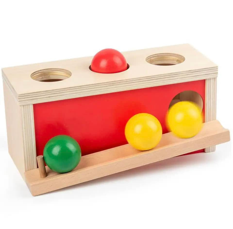 Montessori tárgyállandósági doboz,golyó csúszdával