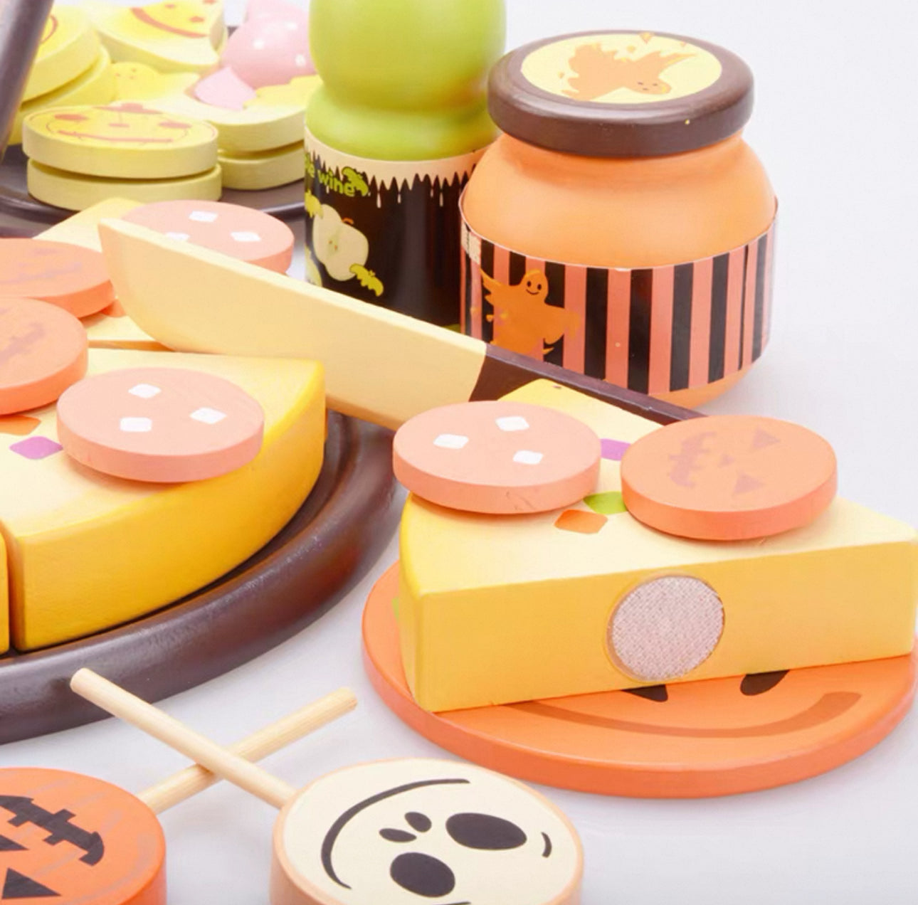 Montessori Fa Halloween Pizzás Játékkészlet – Konyhai Szerepjáték Gyerekeknek