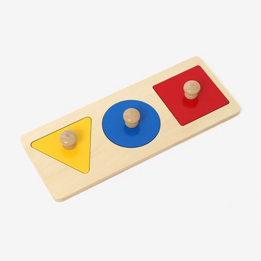 Montessori fa alak puzzle háromszög, kör és négyzet formákkal kisgyermekeknek