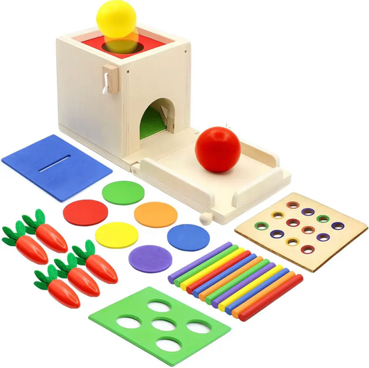 Montessori multifunkciós fa tárgyállandósági doboz érmékkel, labdákkal, répákkal és pálcikákkal