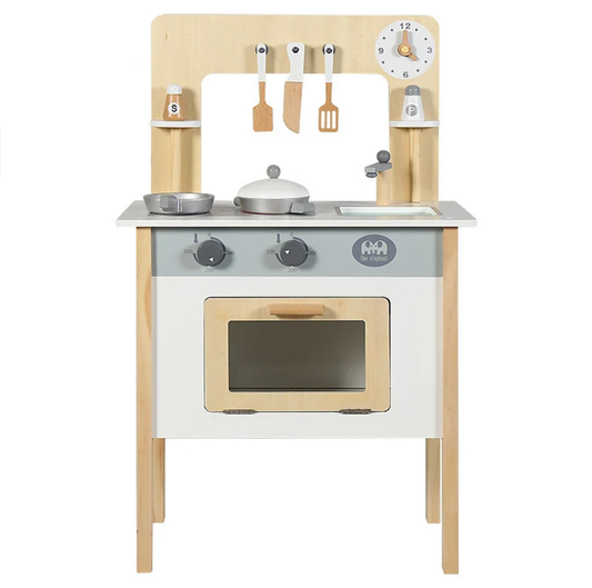 Fa konyhai kiegészítők: fedeles lábas, serpenyő, spatula, kés, lapát, só- és borsszóró.