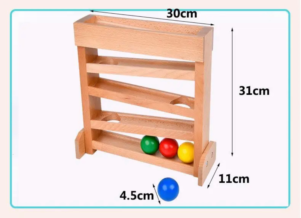 Montessori fa golyópálya színes golyókkal